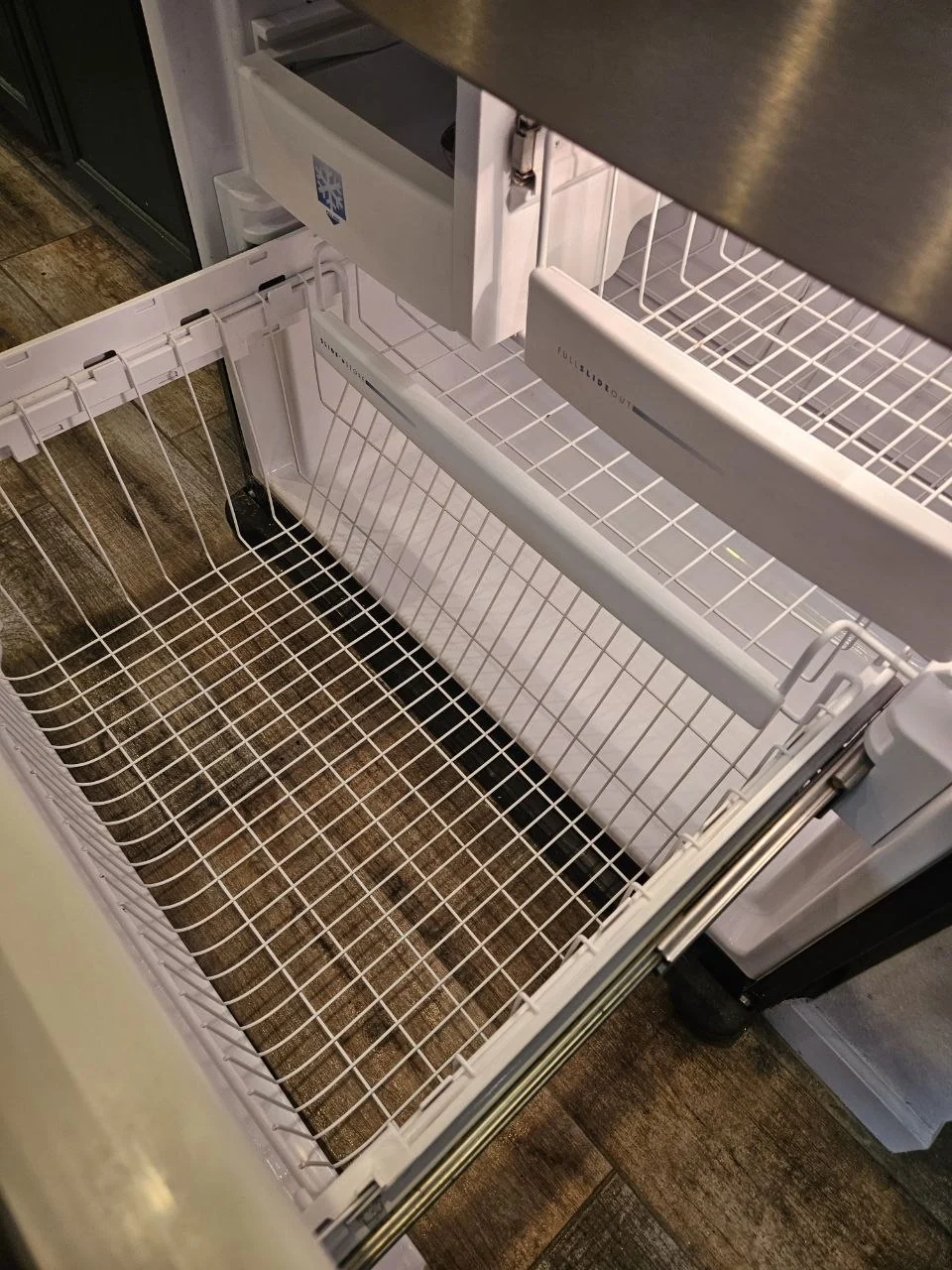 Freezer drawer after cleaning